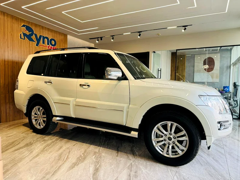 2020 Mitsubishi Pajero GLS 3.8L V6 | New tyres | EMI 1200 Aed PM | with Full service history |63398586838786114
