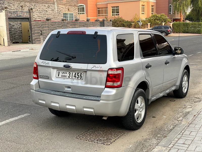 فورد ايسيب 2012 خليجي 178000 كم V4 // 2.4 لتر دفع كلي // 4*4 // مثبت سرعة حالة ممتازة63226745581441113