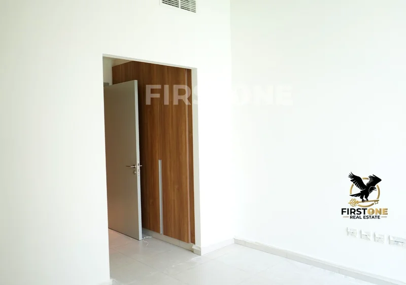 شقة واسعة مكونة من غرفتي نوم مع تراس | حديقة سكنية | امتلكها63841921502211114