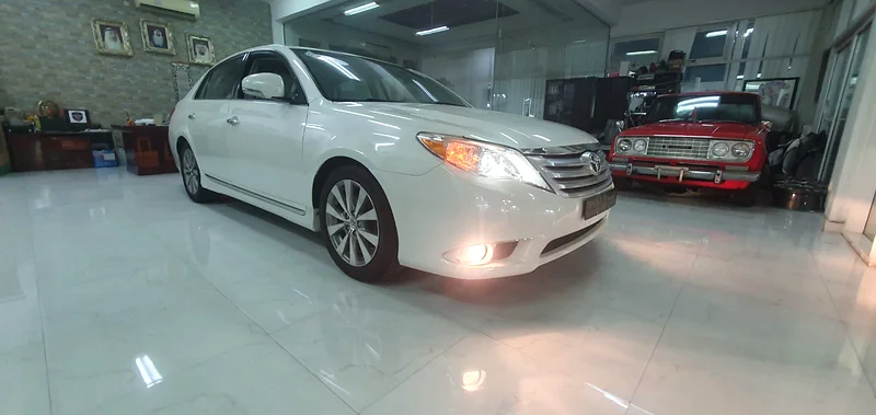 Toyota Avalon 2011, full option, very clean, in excellent condition with customs papers63412309484803111
