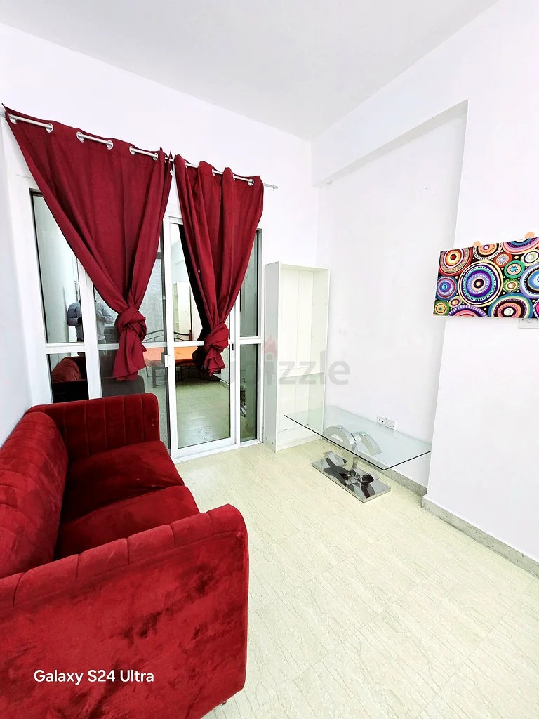 مجمع مشرف مول بالقرب من غرفة بشرفة مؤثثة63218793383681111