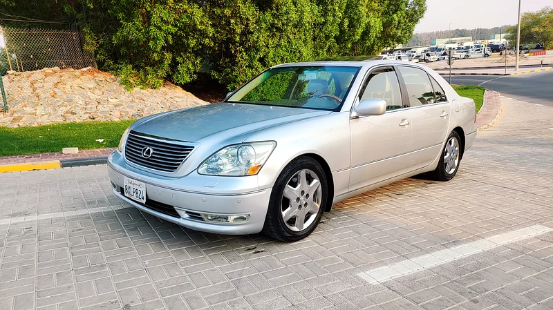 LEXUS LS430 2004 USA FULL OPTION WITH SUNROOF LEATHER SITES CROSS CONTROL AND ALL DOORS AUTOMATIC63226219731715112