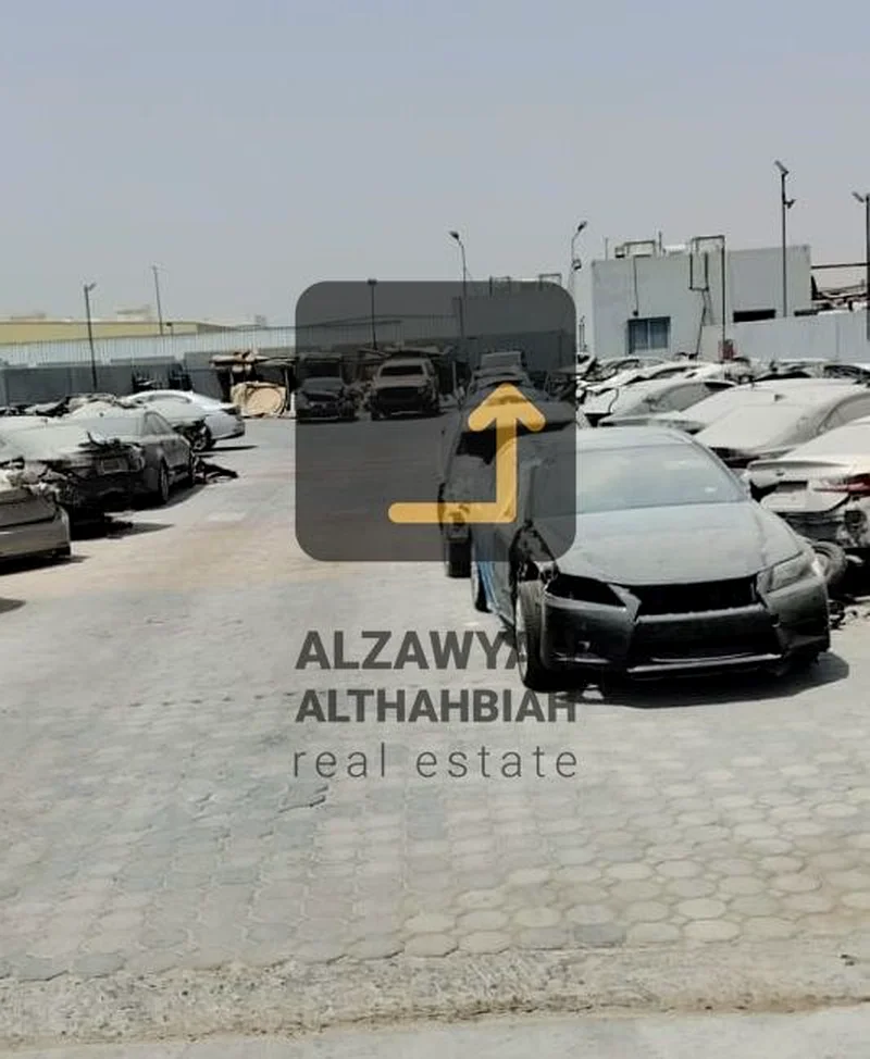 فرصة استثمارية نادرة في قلب المنطقة الصناعية بالشارقة للبيع – أرض صناعية مسيجة تبلغ مساحتها 12,840 قدم مربع في63818717605122112