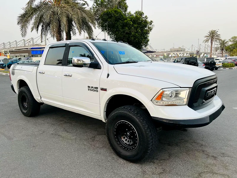 DODGE RAM 1500 5.7L V8 HAMI LARAMIE FULL OPTION GCC SPECS SINGLE OWNER63231165015555111