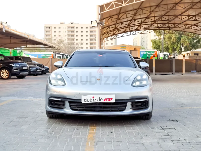 AED 3613/month | 2017 Porsche Panamera  | GCC Specs | Ref#34841163227779761665111