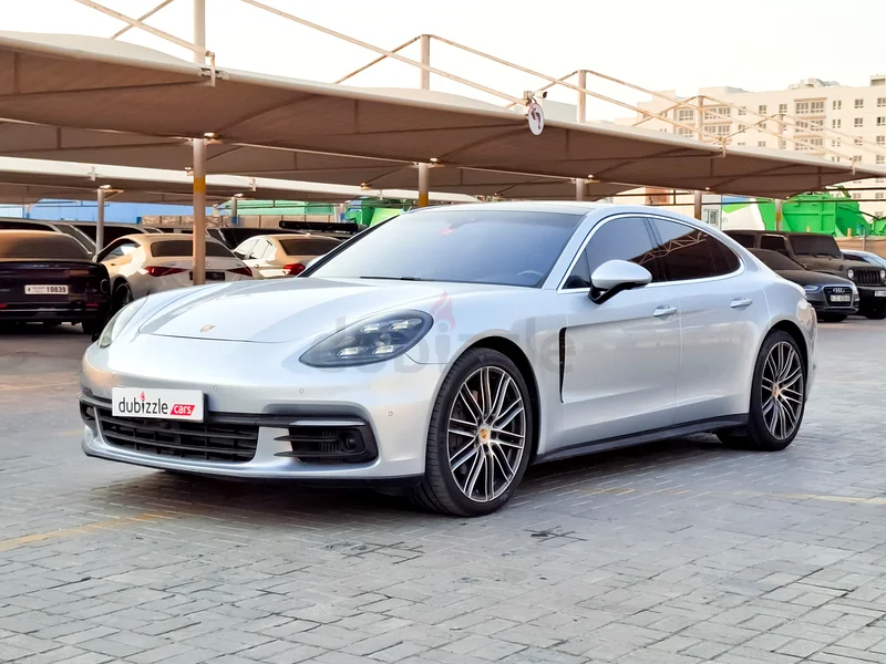 AED 3613/month | 2017 Porsche Panamera  | GCC Specs | Ref#34841163227779761665112
