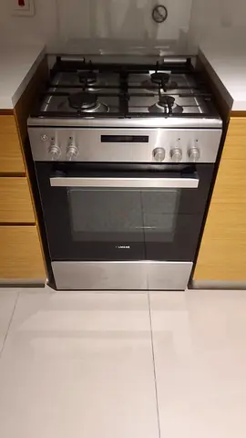 Siemens brand cooker full gas size 60/60cm