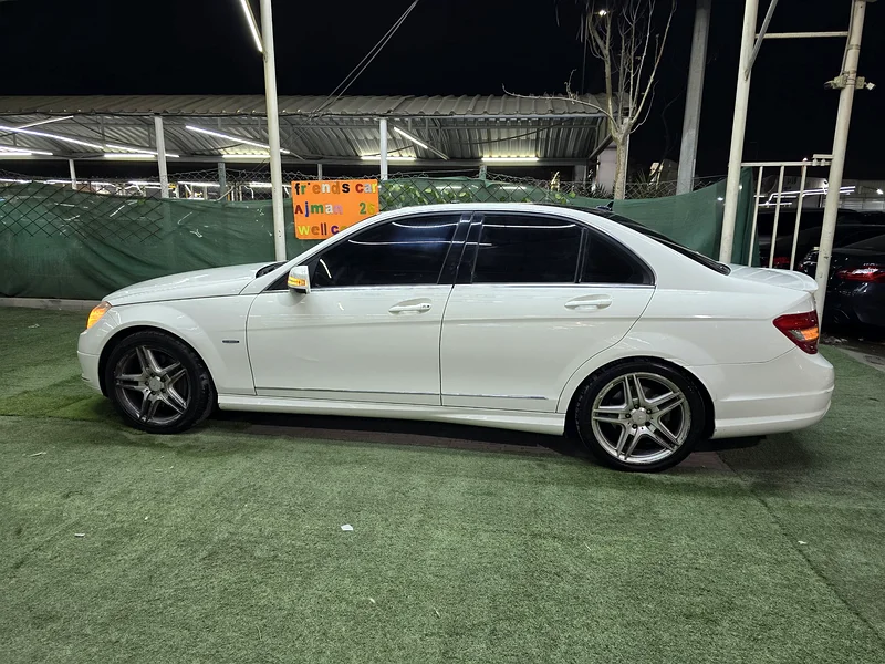 Very clean Gulf-spec Mercedes-Benz C30063231164315907111