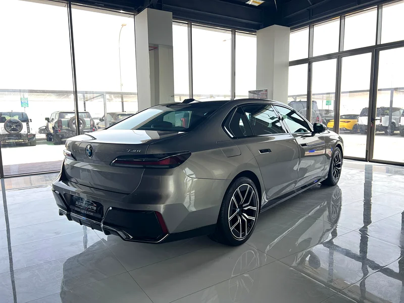 BMW 74063411931398786113