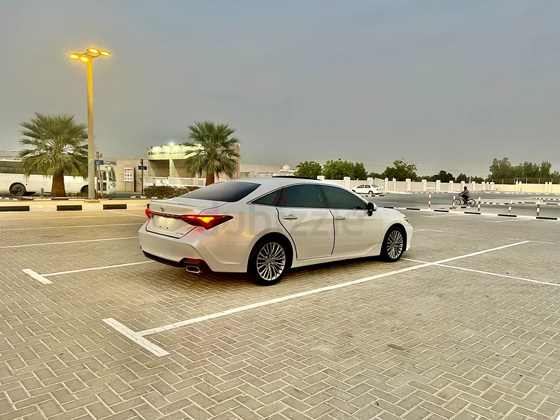 Toyota Avalon 202263402408812674112