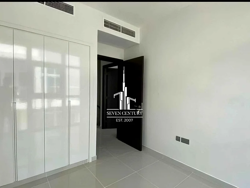 Single Row | Vacant | Community View64003832373121114