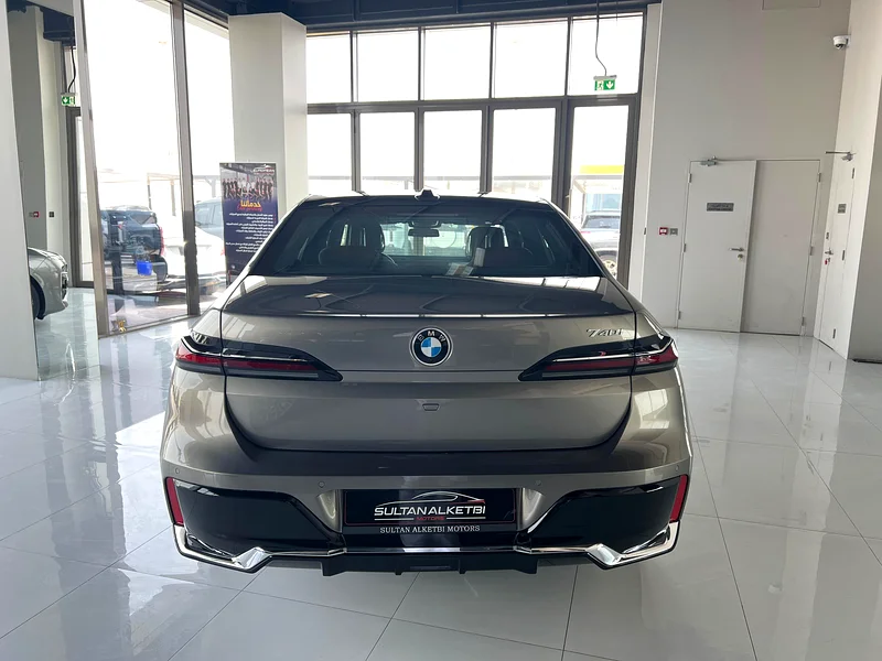 BMW 74063411931398786114