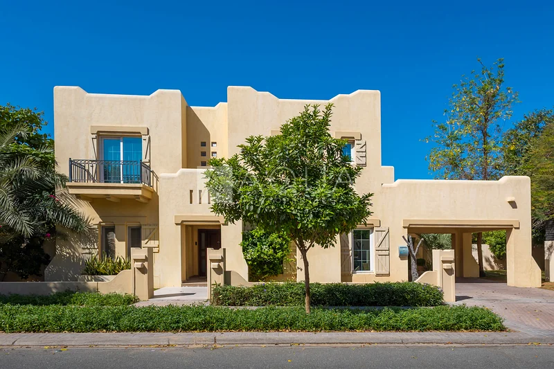 EXCLUSIVE | LARGE CORNER PLOT | MOTIVATED SELLER63919228401155110