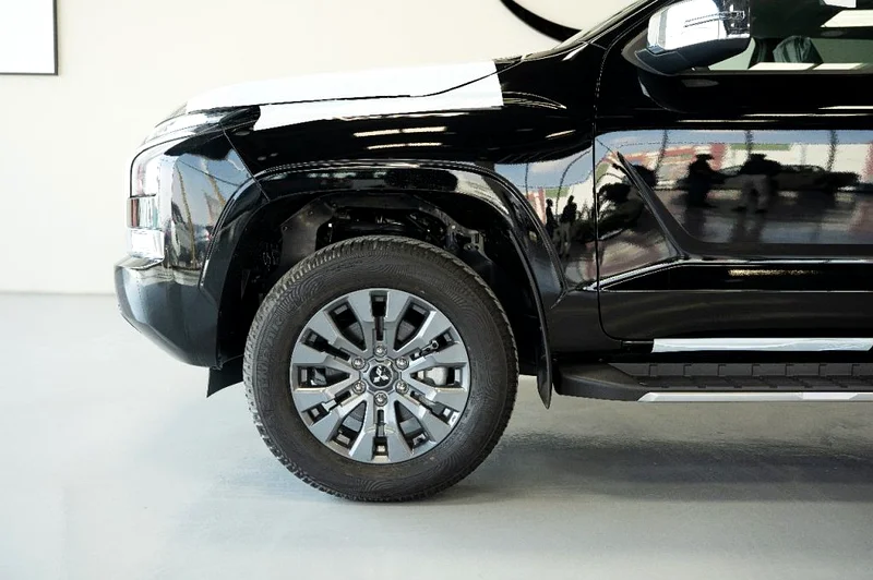 MITSUBISHI L200 SPORTERO 2.4L MODEL63231163837955113