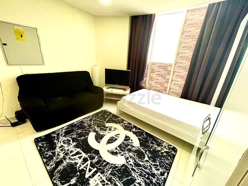 ROOM IN VERY CLEAN VILLA IN JVC63221840919042111