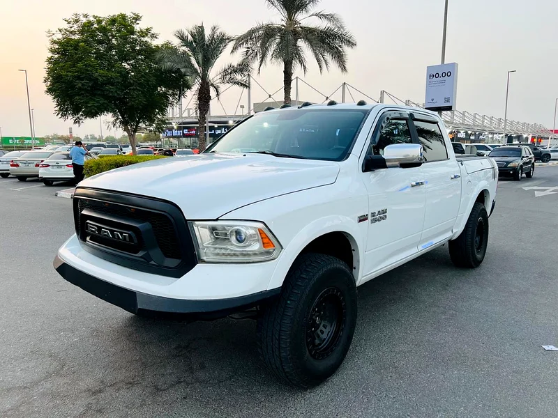 DODGE RAM 1500 5.7L V8 HAMI LARAMIE FULL OPTION GCC SPECS SINGLE OWNER632311650155551123