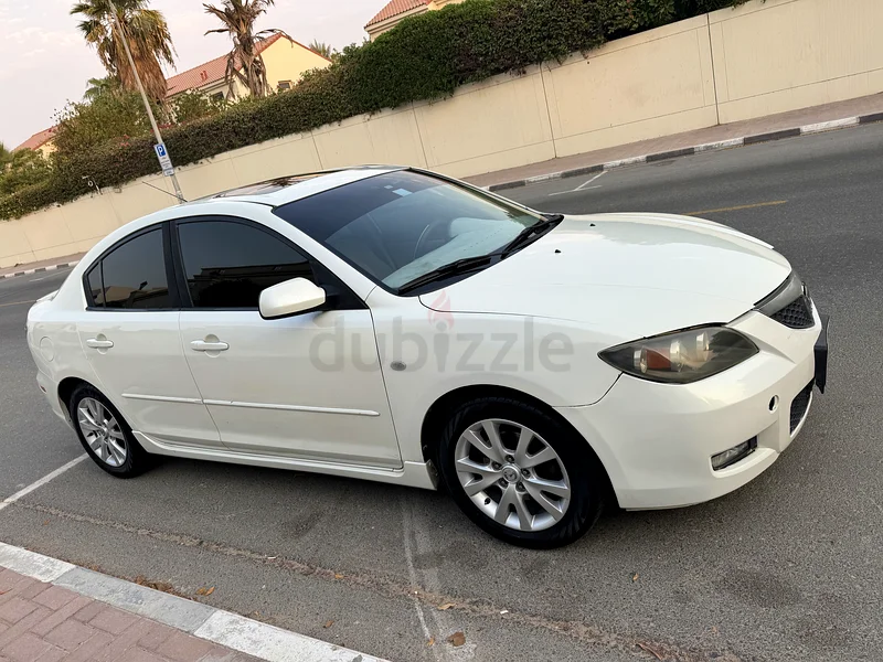 مازدا 3 من فئة الطراز الأعلى لعام 2007 مع فتحة سقف، بحالة تشغيل جيدة، ملك لمالك ثاني63398512813699114