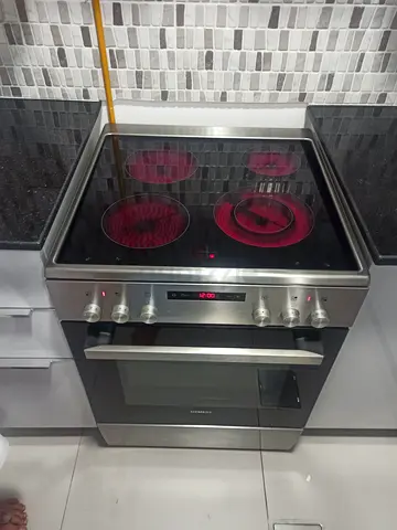 Siemens letest model 4 hubs electric ceramic cooking range