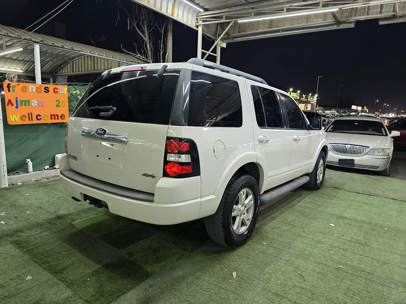 Ford Explorer, very clean63232142076547111