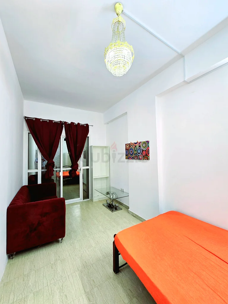 مجمع مشرف مول بالقرب من غرفة بشرفة مؤثثة63218793383681114