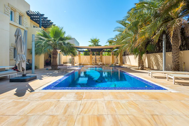 EXCLUSIVE | LARGE CORNER PLOT | MOTIVATED SELLER63919228401155113