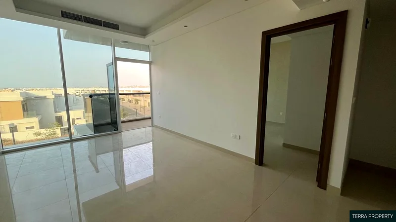 شقة جديدة وواسعة غير مؤثثة بغرفة نوم واحدة وإطلالة جزئية على الشاطئ63864087101313112