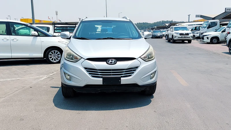 HYUNDAI TUCSON 2015 GCC VERY CLEAN CAR GOOD CONDITION RUN AND DRIVE ALSO PERFECT634069065630741125