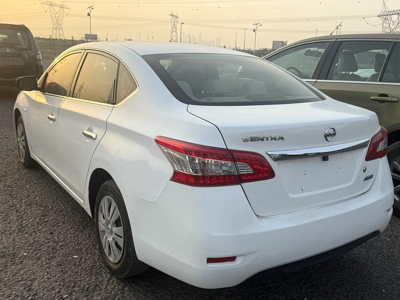Nissan Sentra 2016 Gcc specs 1.6 cc good condition63421058401538112