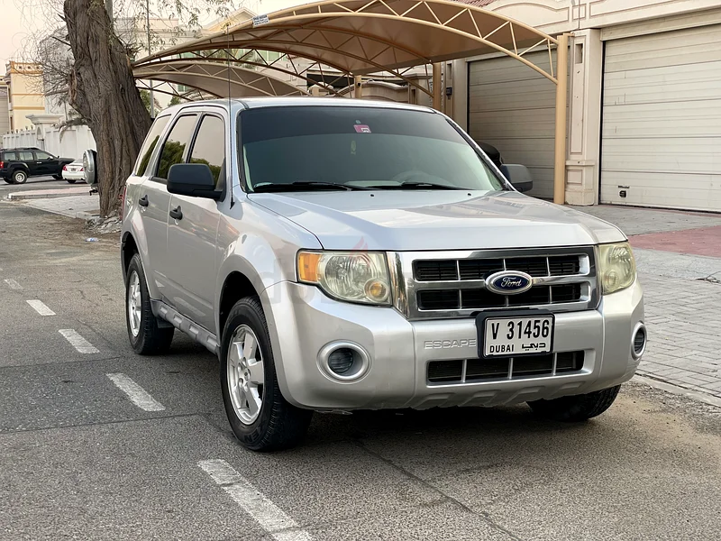 فورد ايسيب 2012 خليجي 178000 كم V4 // 2.4 لتر دفع كلي // 4*4 // مثبت سرعة حالة ممتازة632267455814411126