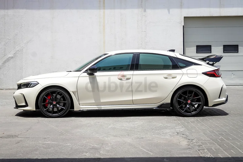 AED 2052/month | 2023 Honda Civic Type R | GCC Specs | Ref#35107763398546382465114