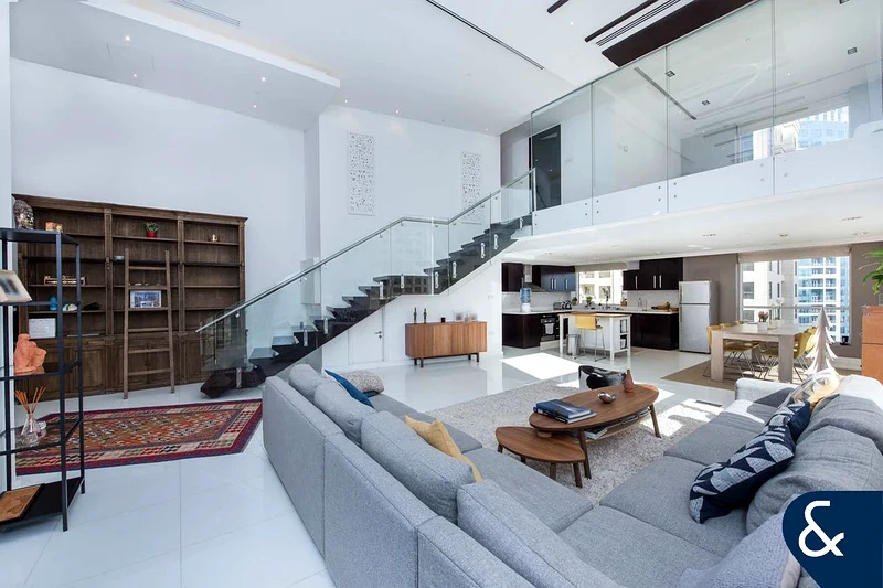 Rare to Market | Loft | Marina View |63936703147009110