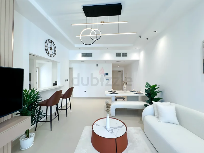 Fully Furnished | Fully Upgraded | Marina and Sea View64037065133571110