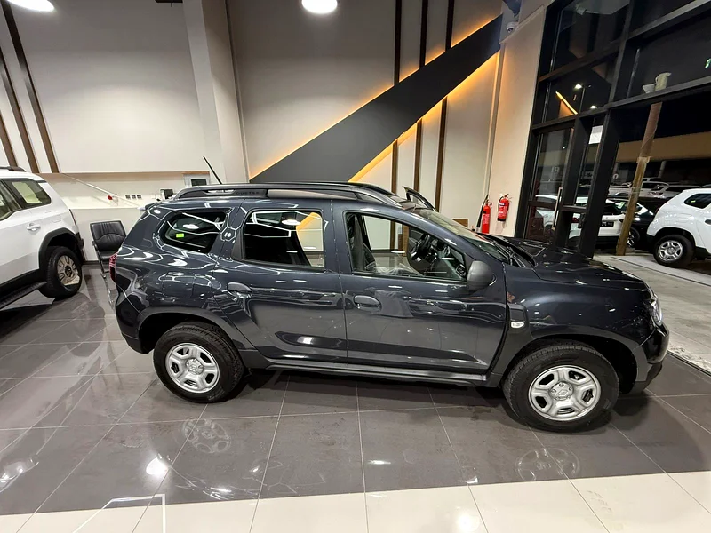 RENAULT DUSTER 2WD 1.6L 2025YM at an amazing price - Renault Duster 1600 cc engine 4*263221826061441113