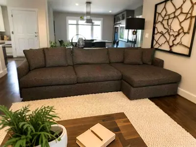 Crate and Barrel lounge deep Stylish Sectional Sofa in Excellent Condition