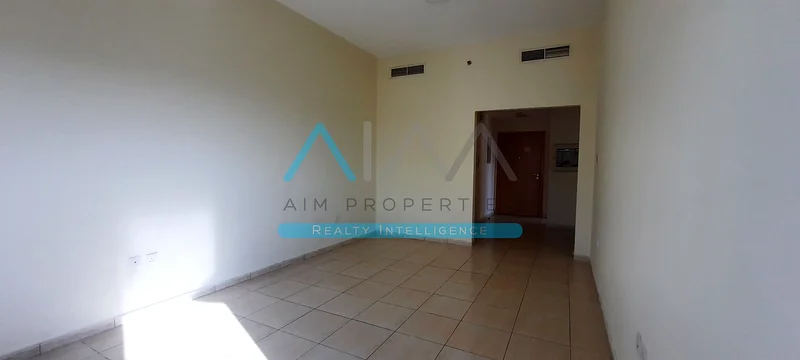 Vacant | Extra Large 1BR with Balcony | Just 600k63978598097411110