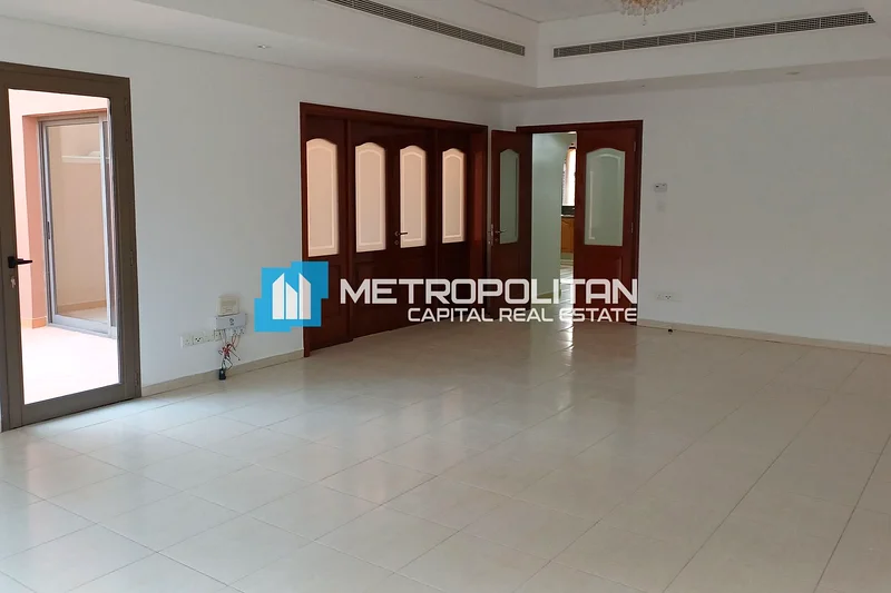 جاهز للانتقال | 4 غرف نوم مع حمام وشرفة | حديقة خاصة63403401836930111
