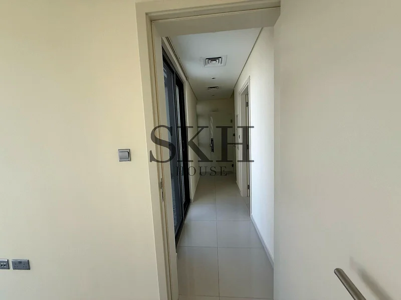صف مفردة | شاغرة | 5 غرف نوم+ خادمة |64003014022403114