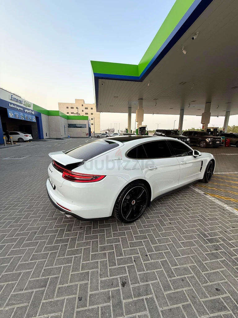 Panamera GCC no paint no accident63227257759363114