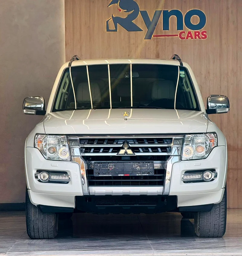 متسوبيشي باجرو GLS 3.8 لتر V6 2020 | إطارات جديدة | قسط شهري 1200 درهم إماراتي | مع سجل صيانة كامل |633985868387861128