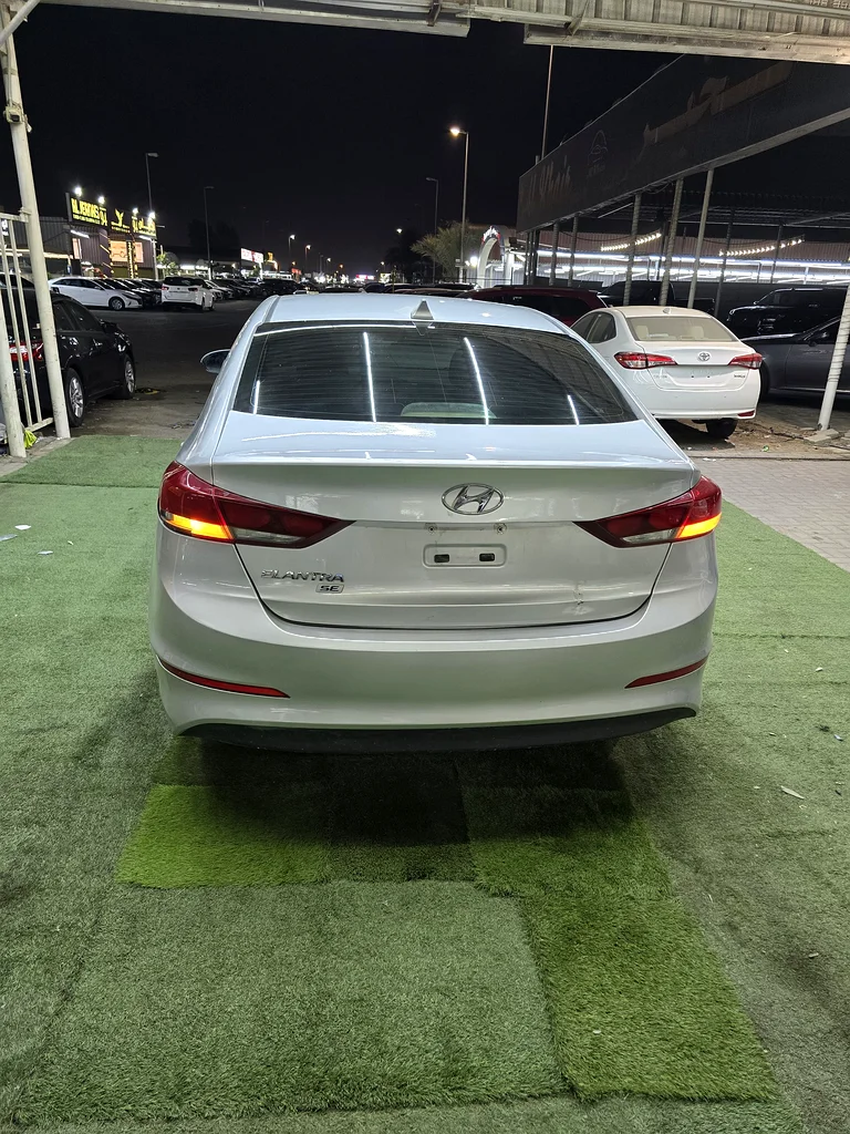 Hyundai Elantra63231164600067111
