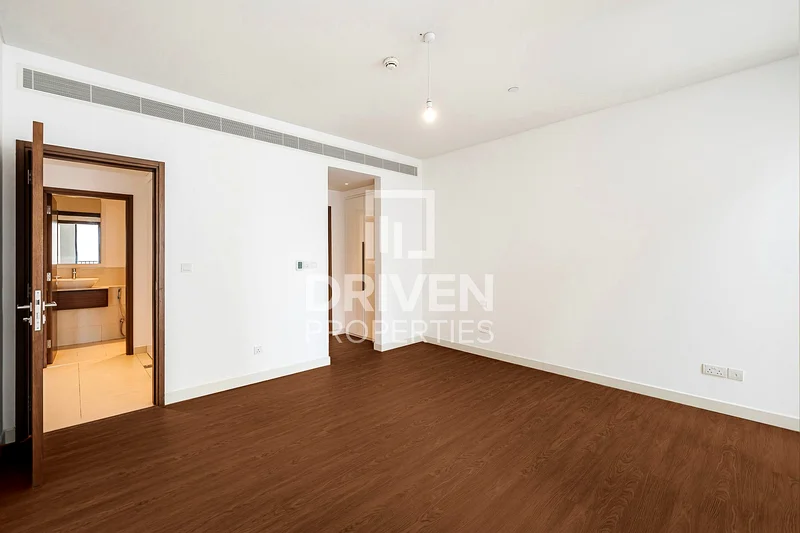 Exclusive and Bright Apt | Spacious Unit63948362003203112