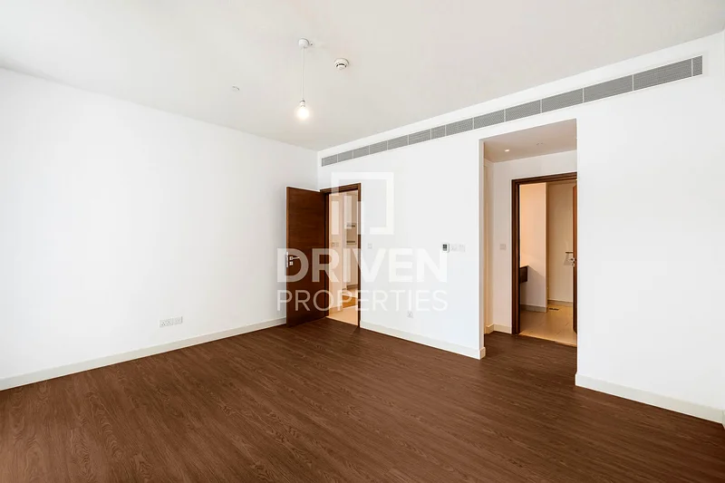 Exclusive and Bright Apt | Spacious Unit63948362003203113