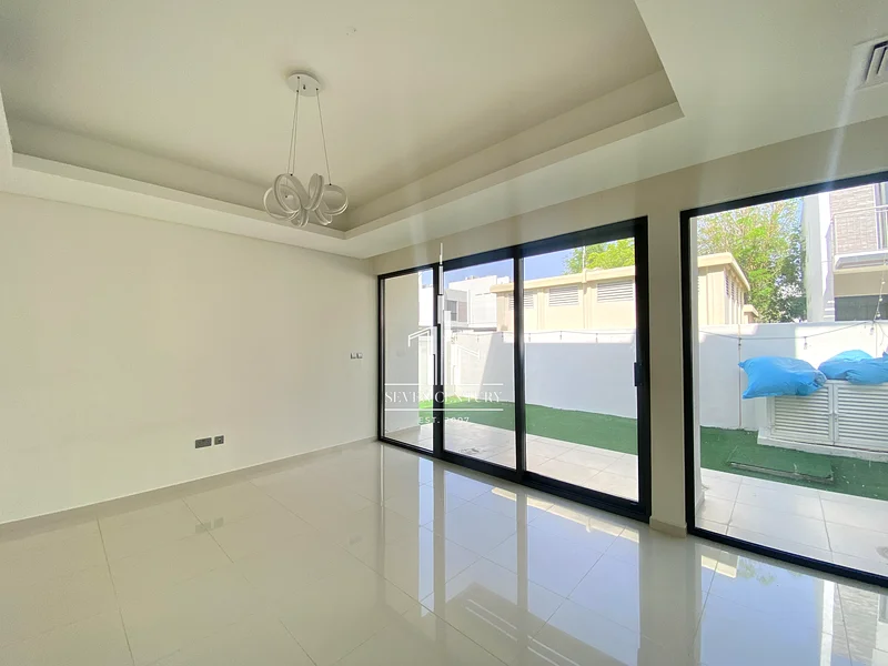 Prime Location |  3 BR | Spacious Layout |  Vacant64002422644610111