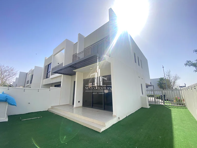 Prime Location |  3 BR | Spacious Layout |  Vacant64002422644610110