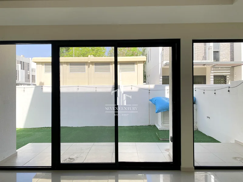 Prime Location |  3 BR | Spacious Layout |  Vacant64002422644610112