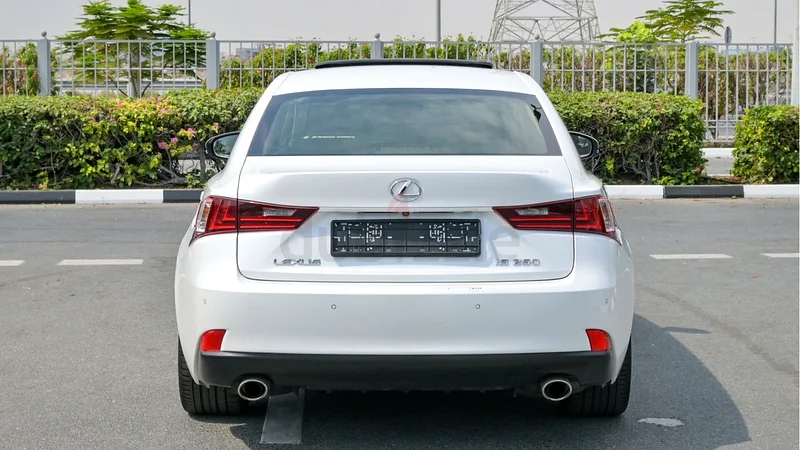 LEXUS IS 250 FULL OPTION MODEL 2015 KM 110000 ONLY G.C.C ACCIDENT FREE ORIGINAL PAINT63398641369473112