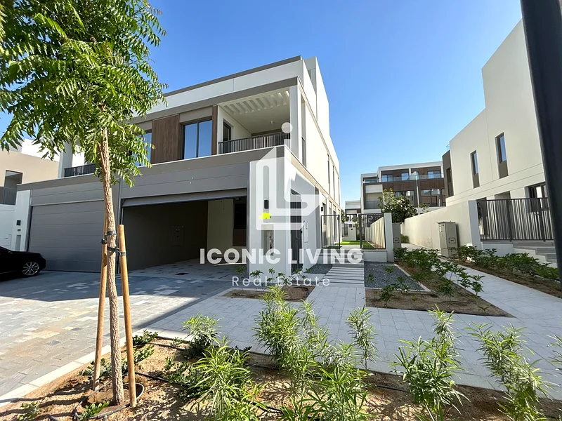 Fully Upgraded Villa | Landscaped | Prime Location Near Pool63806547536642112