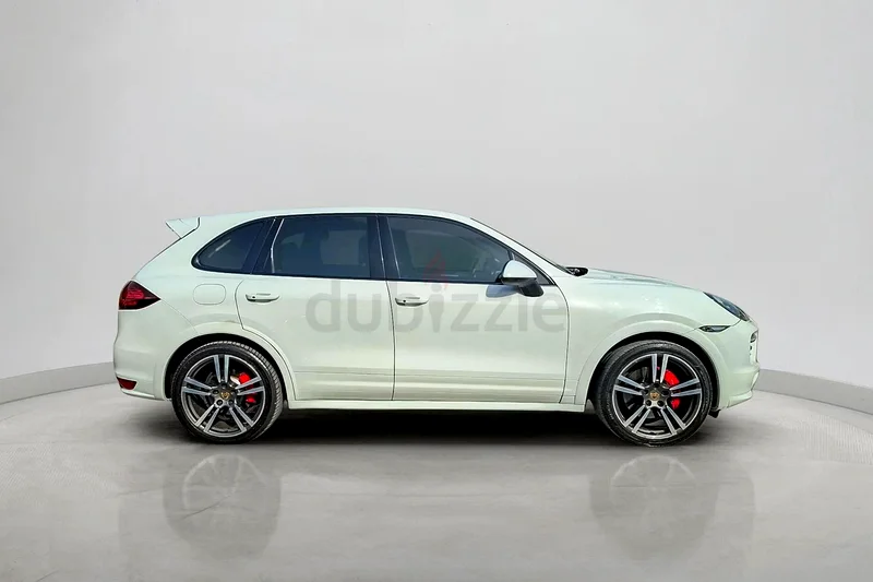 2014 Porsche Cayenne Gts 4.8L | GCC Specifications63399908849026112