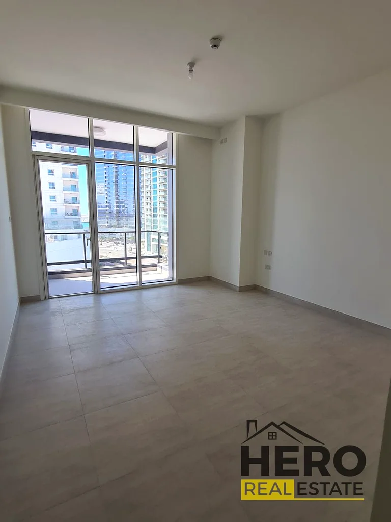 شاغر | مع شرفتين | منظر رائع للبحر والبركة63403408390657112