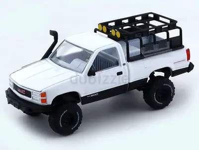 M2 Machines 1:64 1998 GMC Sierra 1500 4X4 R77 23-30 Collectible Car